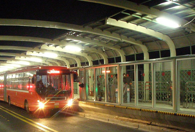Metro-Bus-Station-and-Pedestrian-Bridge02